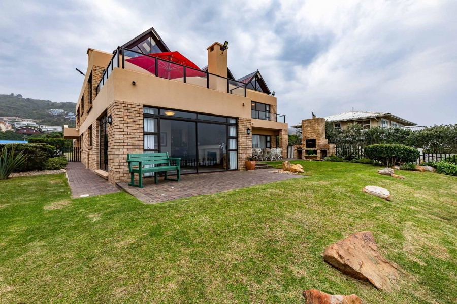 6 Bedroom Property for Sale in Outeniqua Strand Western Cape